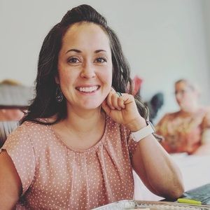 Meet your Posher, Cassandra